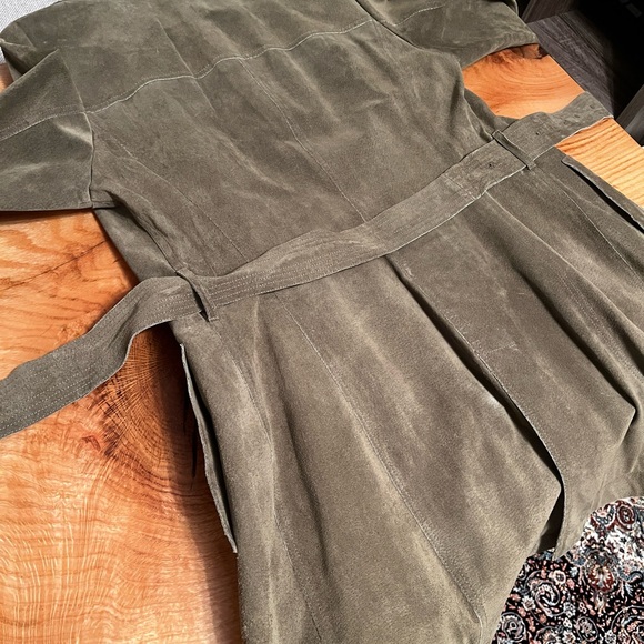 Vintage Burberry Suade Trenchcoat - Picture 14 of 17